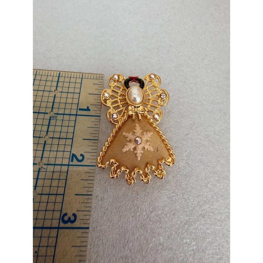 Vintage 1980s 1990s Gold Tone Mesh Christmas Angel Brooch Faux Pearl Snowflake